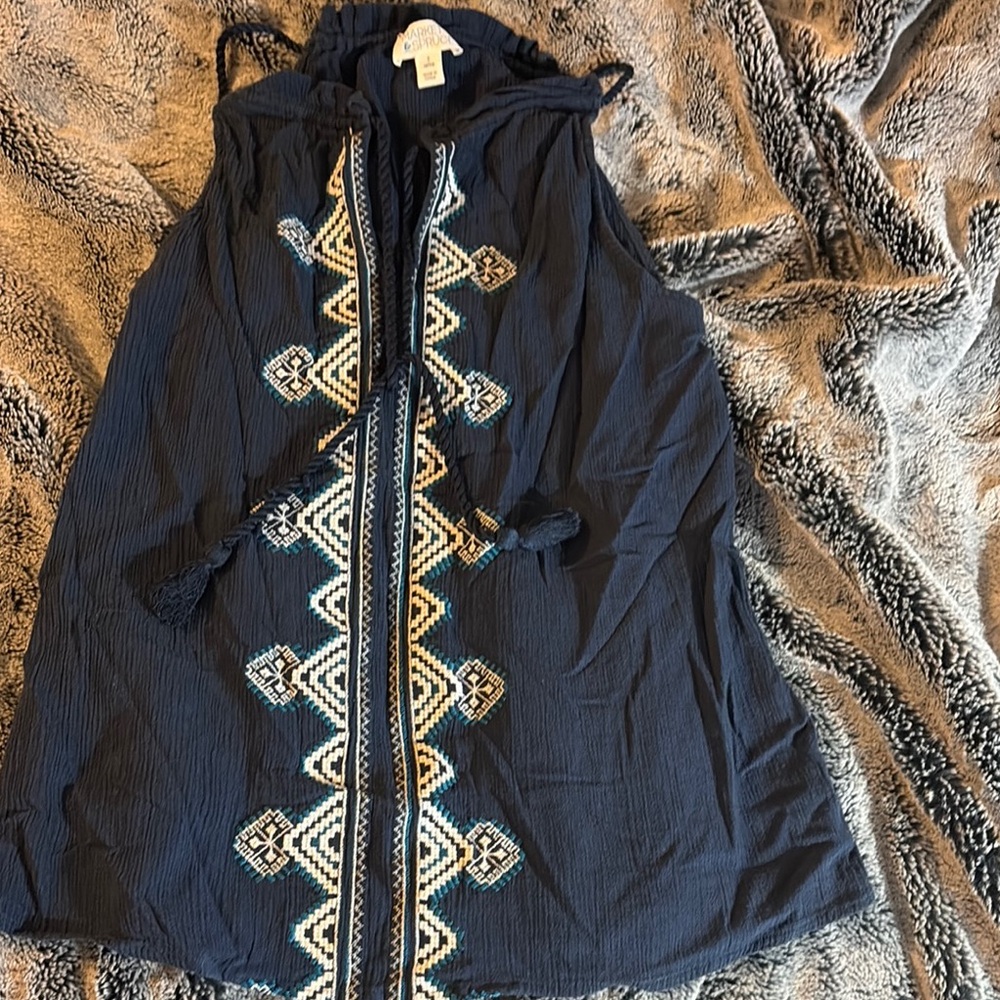 Market & Spruce Navy tank with White and Light Blue Accents - size ps